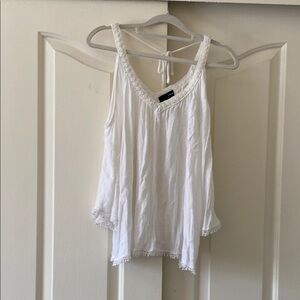 AQUA White Sleeveless Women's Top. Size M